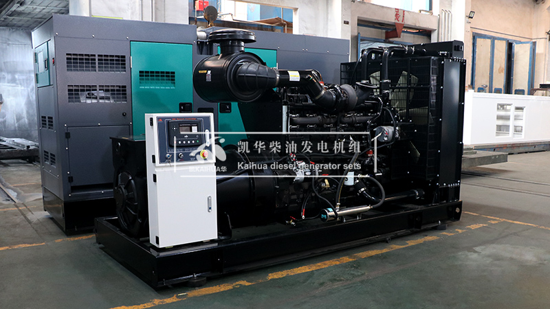 一臺(tái)440kw康明斯柴油發(fā)電機(jī)組成功出廠
