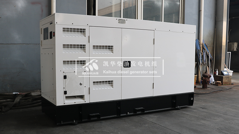 一臺(tái)120kw靜音箱柴油發(fā)電機(jī)組成功出廠