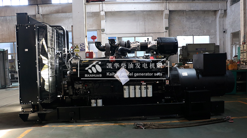 一臺(tái)1000kw康明斯柴油發(fā)電機(jī)組成功出廠