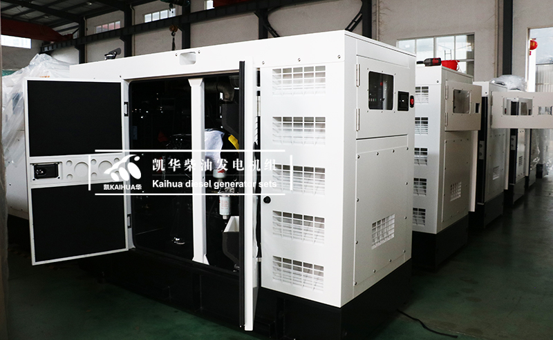 七臺(tái)康明斯靜音箱式發(fā)電機(jī)組，集體整齊出廠啦