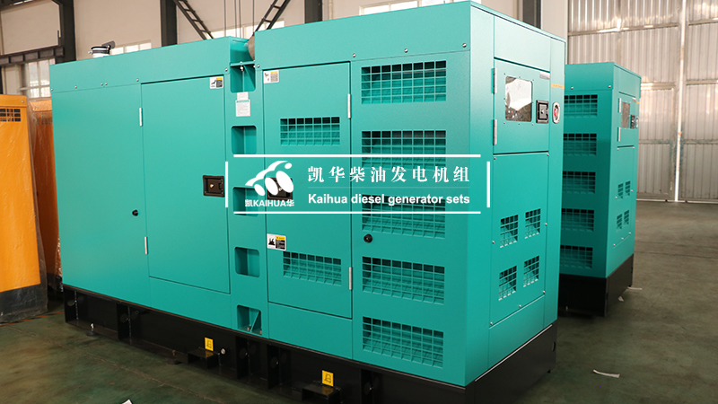 兩臺200KW東風康明斯靜音箱發(fā)電機組出口